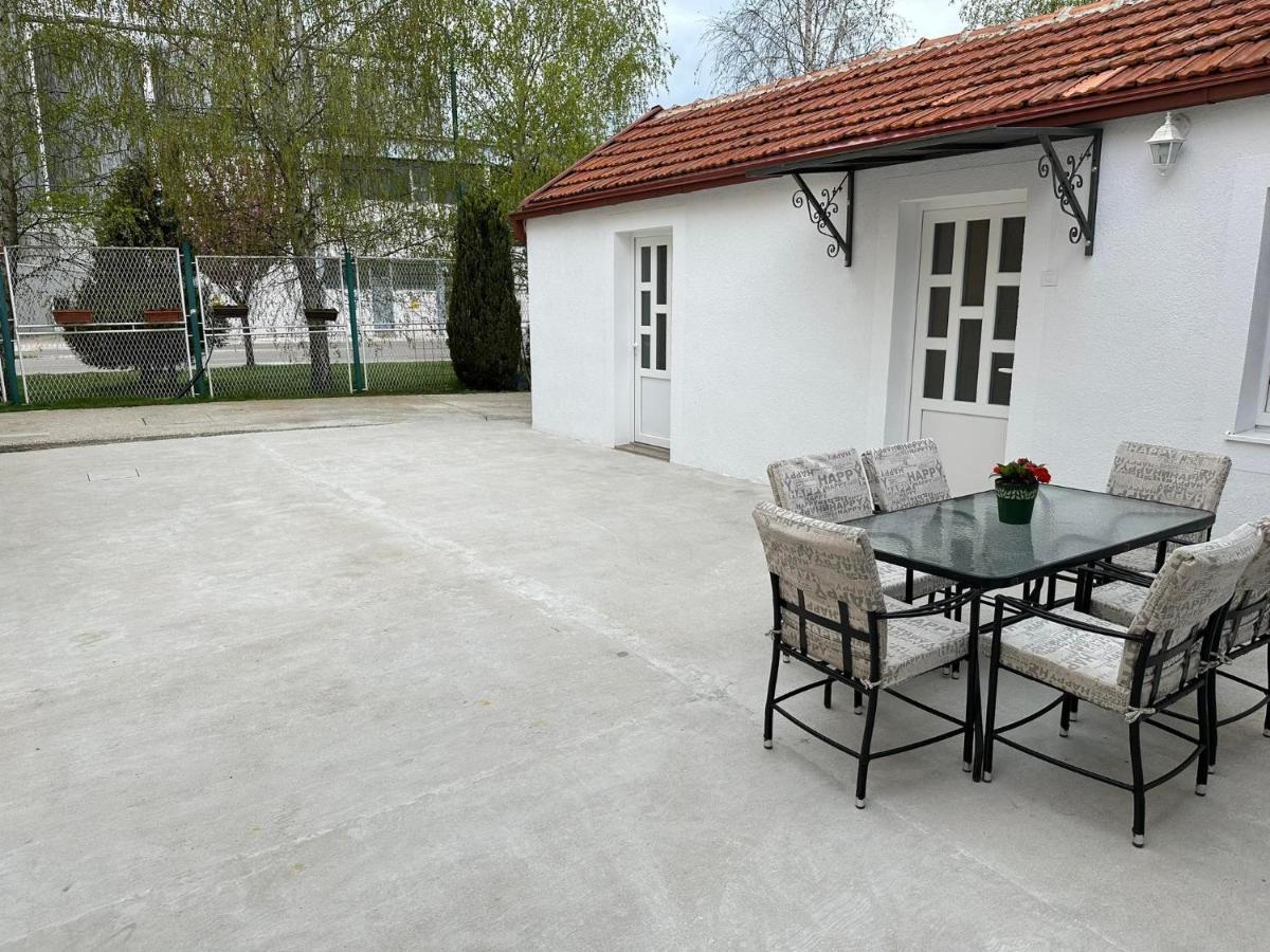 Apartmani Emily & Jully Nikšić Dış mekan fotoğraf