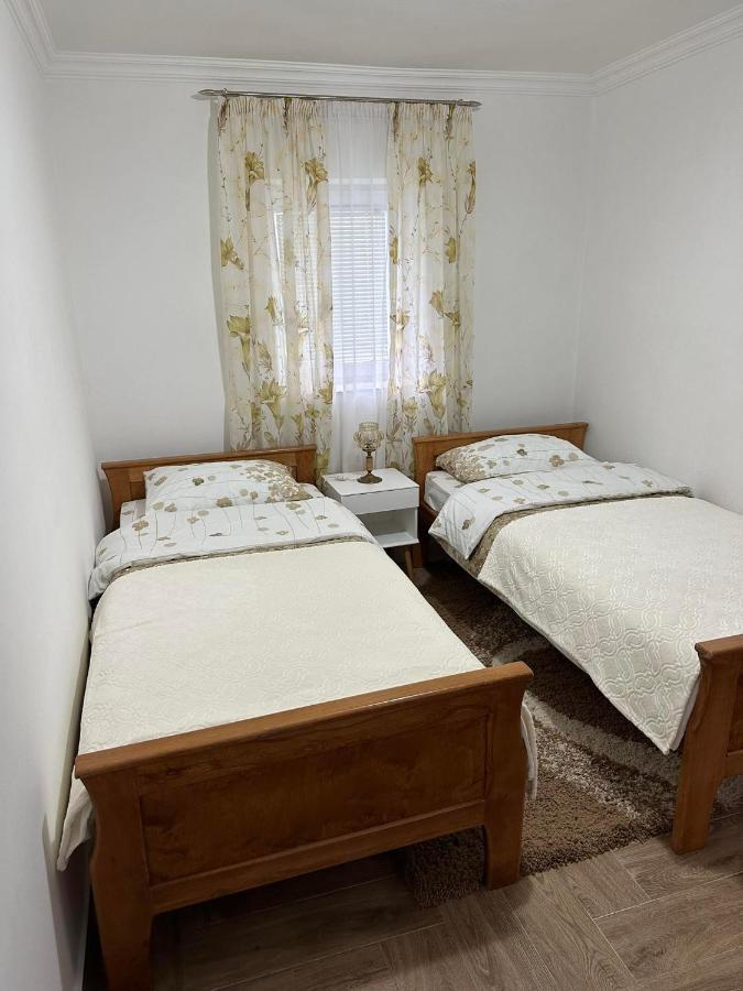 Apartmani Emily & Jully Nikšić Dış mekan fotoğraf