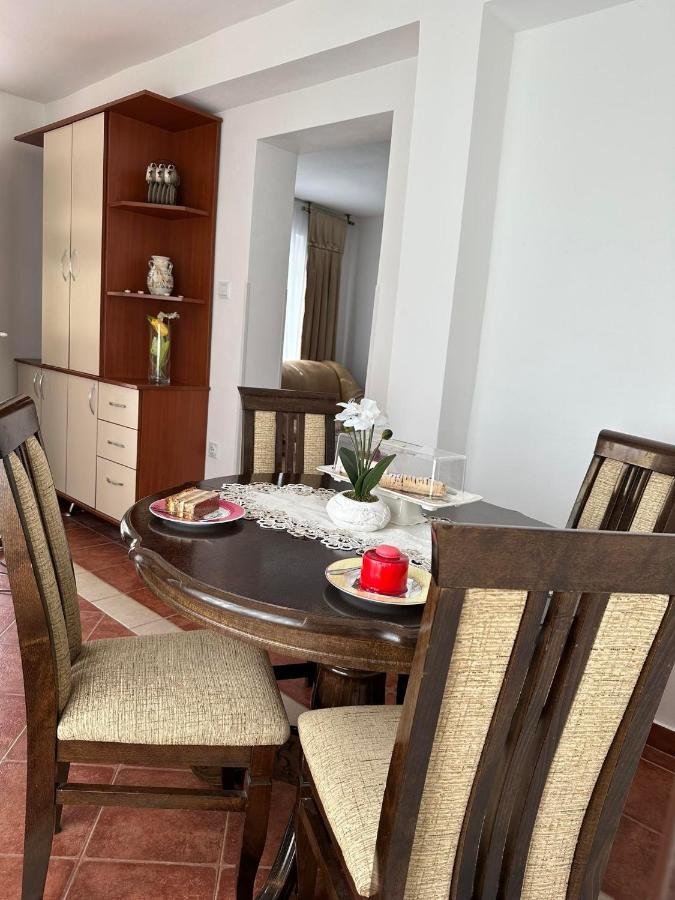 Apartmani Emily & Jully Nikšić Dış mekan fotoğraf
