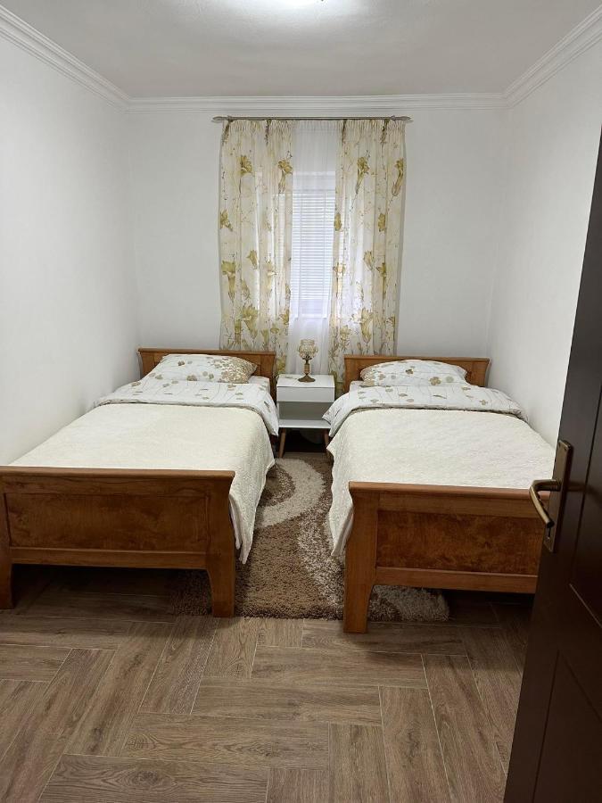 Apartmani Emily & Jully Nikšić Dış mekan fotoğraf