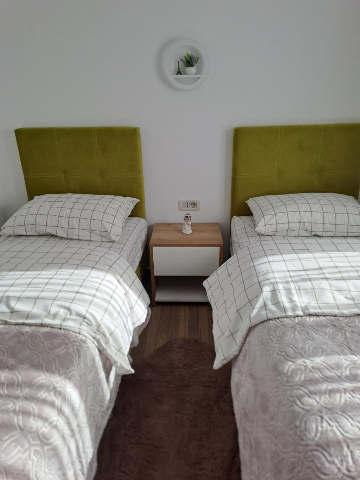 Apartmani Emily & Jully Nikšić Dış mekan fotoğraf