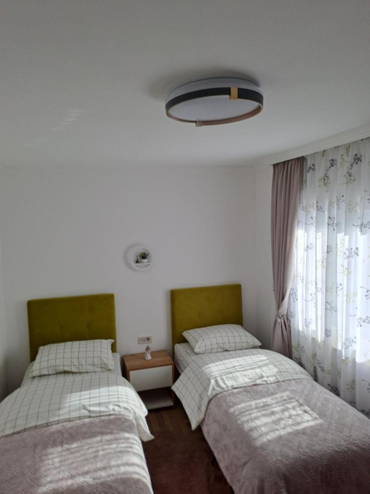Apartmani Emily & Jully Nikšić Dış mekan fotoğraf