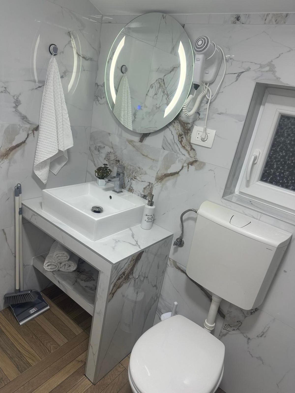 Apartmani Emily & Jully Nikšić Dış mekan fotoğraf
