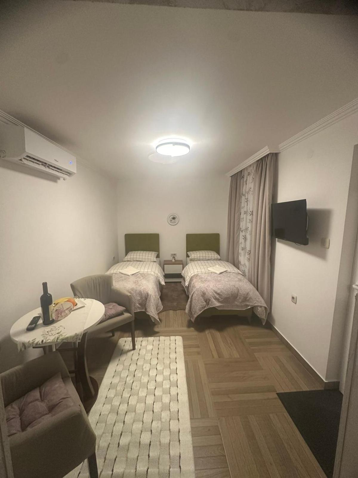 Apartmani Emily & Jully Nikšić Dış mekan fotoğraf