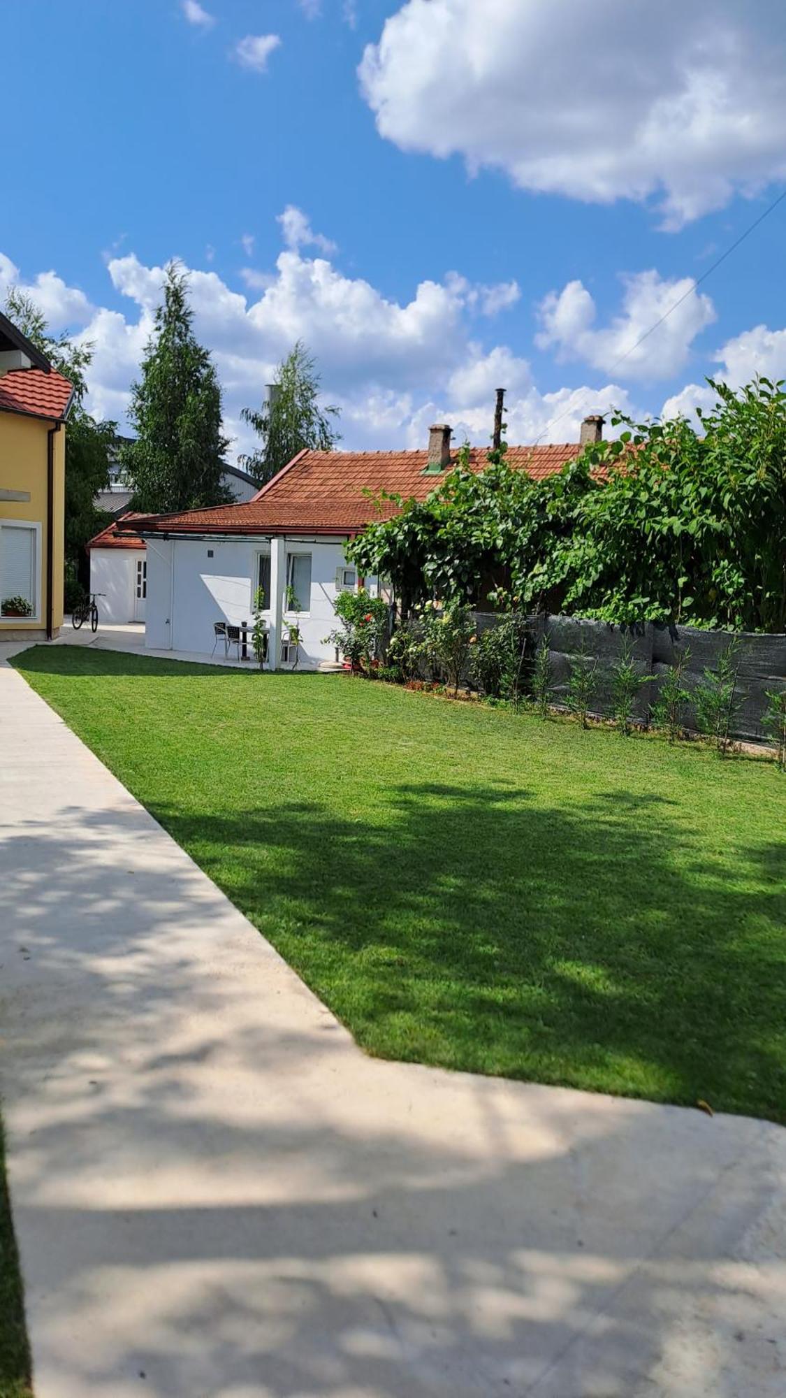 Apartmani Emily & Jully Nikšić Oda fotoğraf
